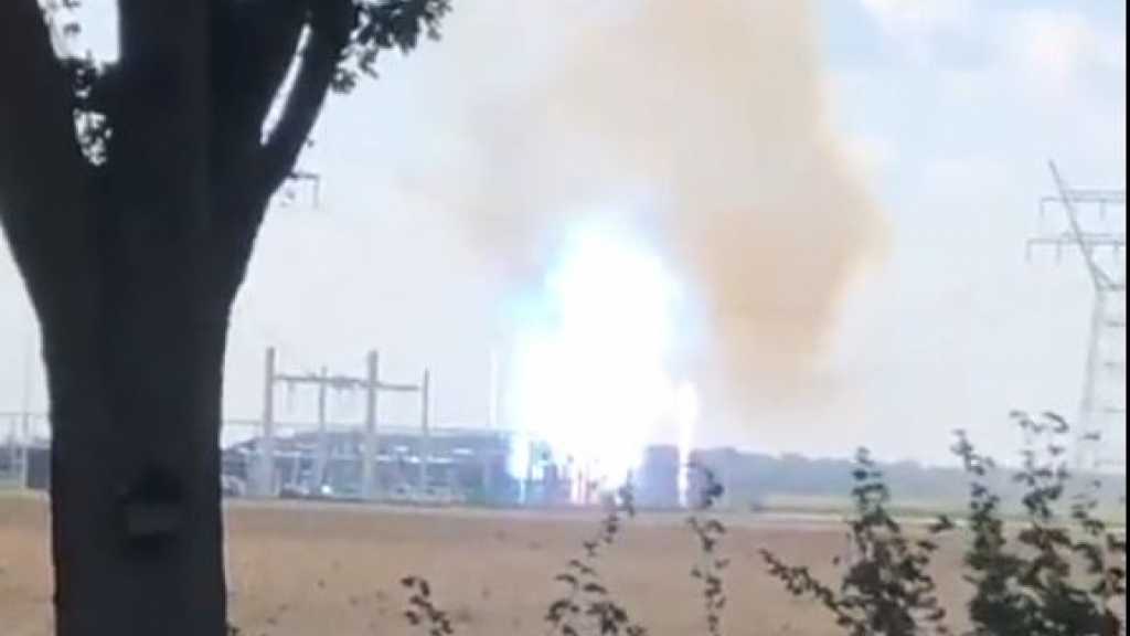 Foto: Grote stroomstoring door brand in transformatorhuis te Dronten