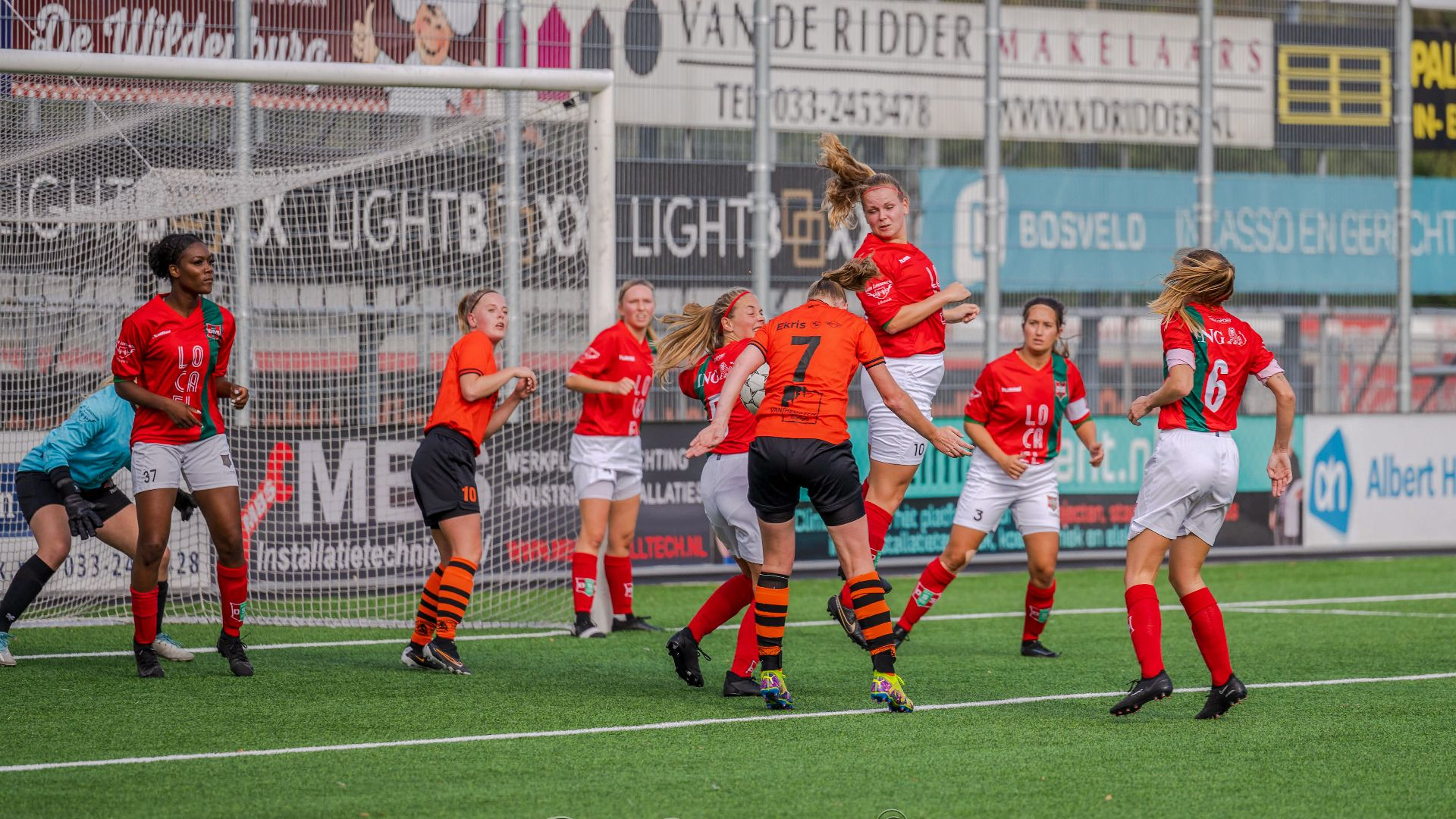 Foto: Sparta Nijkerk coach Nagel roemt teamprestatie na doelpuntrijke zege