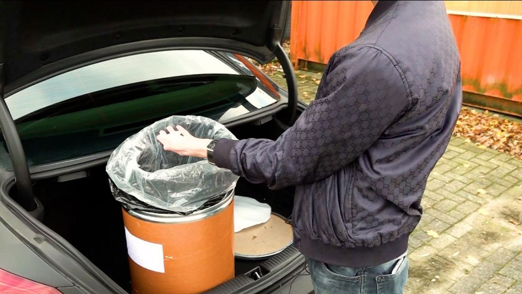 Foto: Tweede Kamer schiet niet op, burgemeester Elburg treedt zelf op tegen 3-MMC