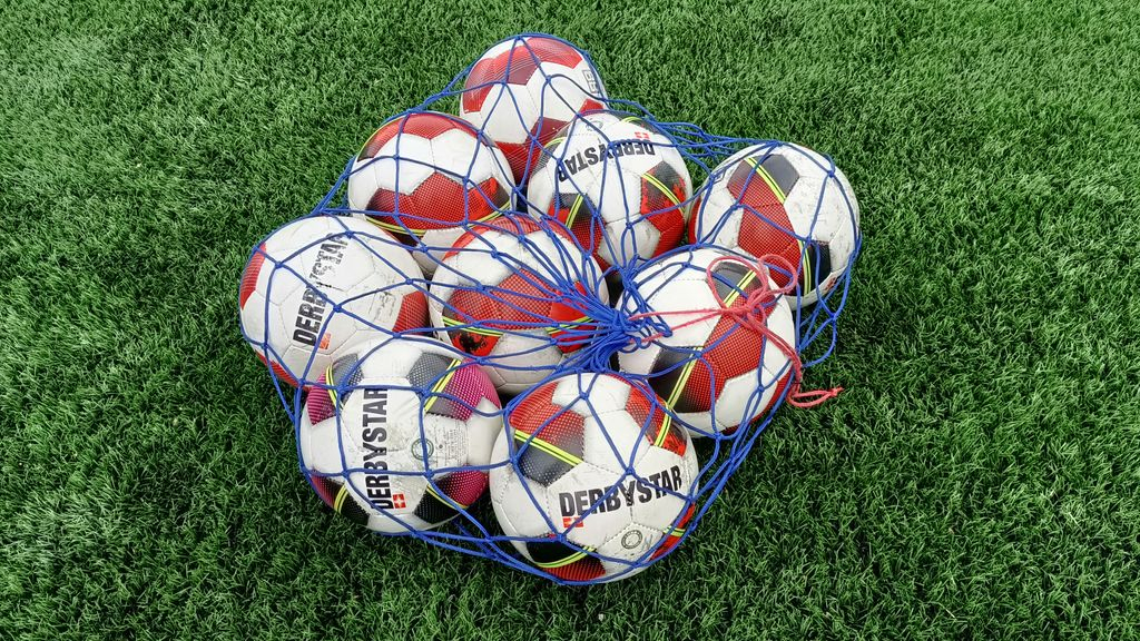 Foto: Woensdag 7 juli schoolvoetbal voor de groepen 8 op de Wiltsangh