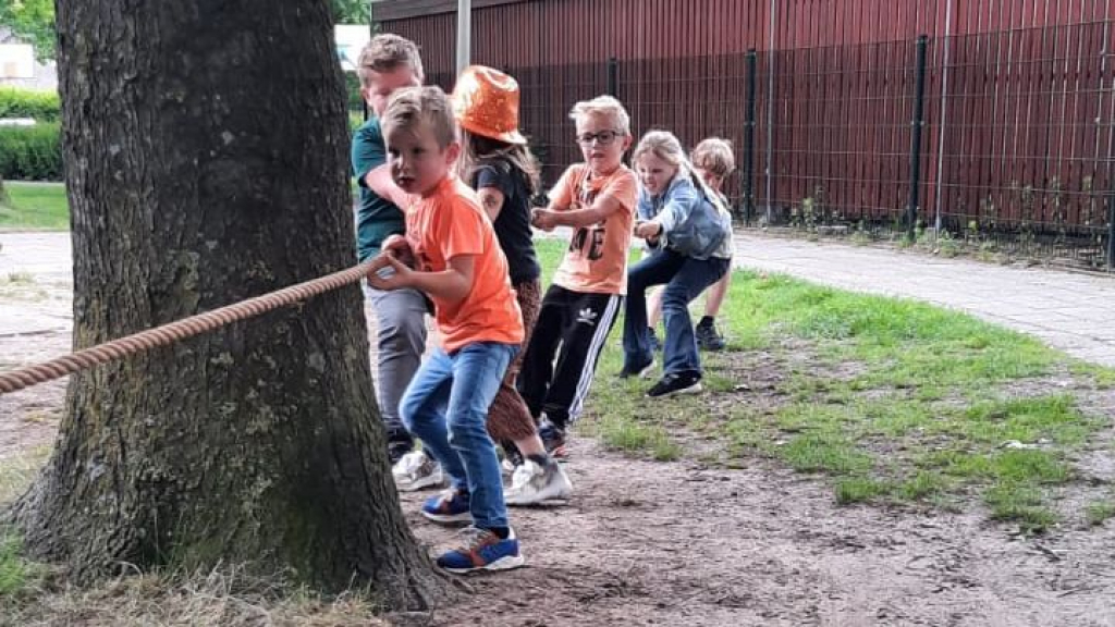 Foto: Samen buiten spelen in Hulshorst