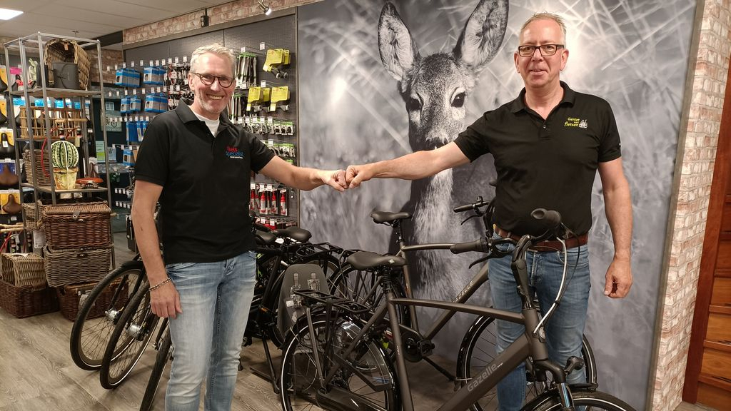 Foto: Twee ondernemers in Nunspeet strijden om titel Tweewielerwinkel van het jaar