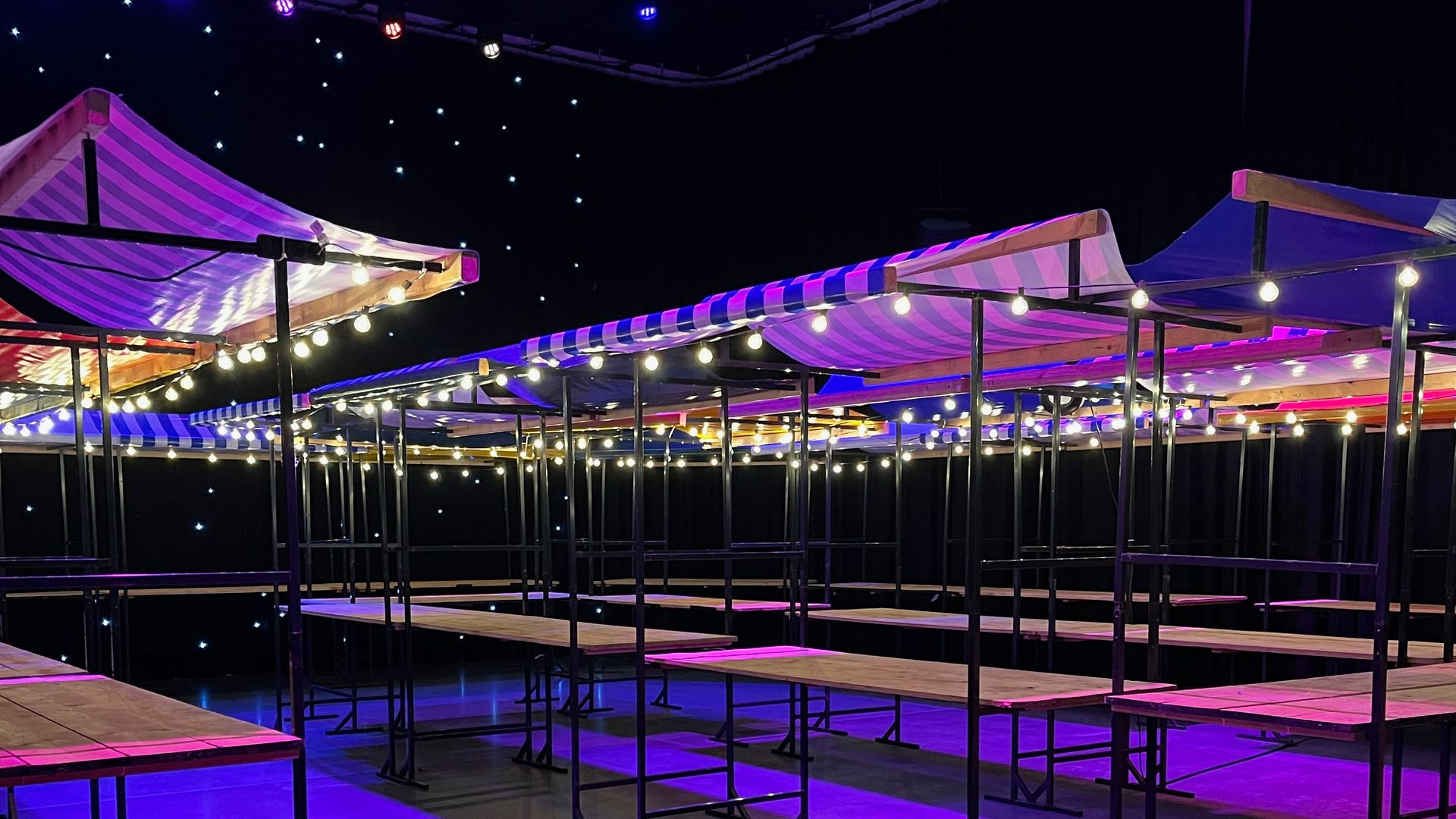 Foto: Vrijdag 15 december indoor kerstfair in theater Streams Breede Beek