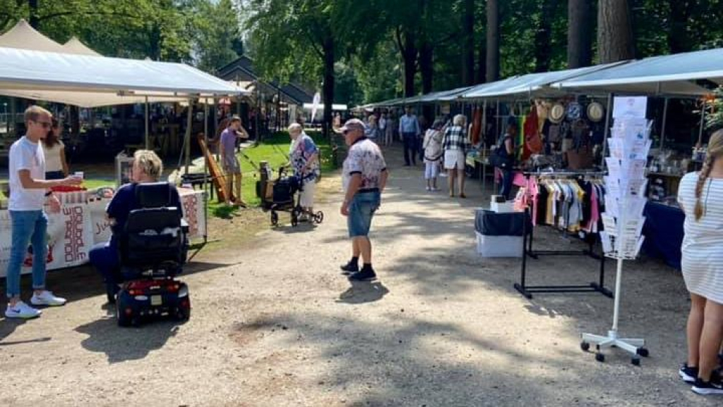 Foto: Landmarkt in Elspeet geslaagd