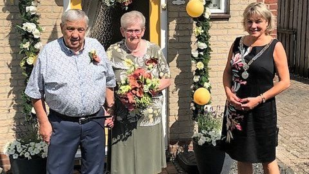 Foto: Oldebroeks echtpaar viert gouden huwelijk