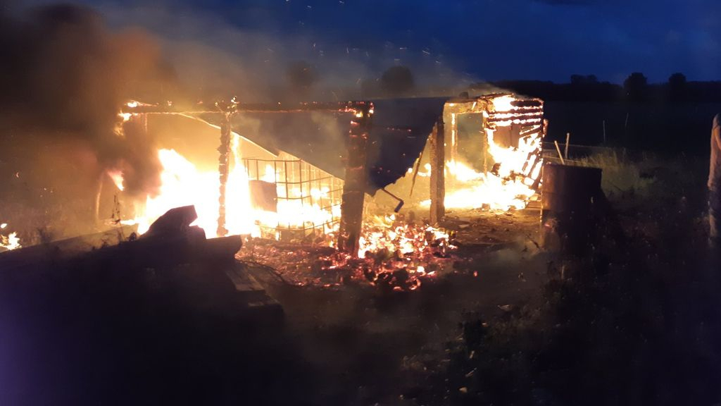 Foto: Houthok in vlammen op