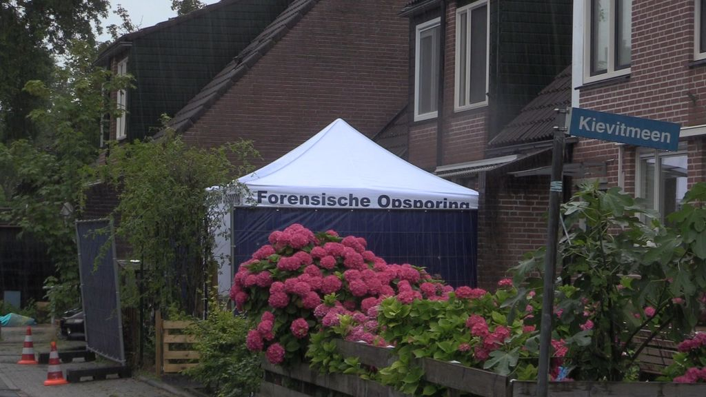 Foto: 'Ik hoop dat het goed komt met de kleine', buurt in shock vanwege zwaargewonde baby