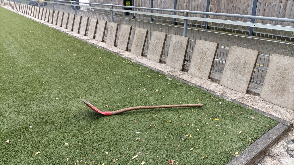 Foto: Voorbereidingen toplaag hoofdveld vv Nunspeet in volle gang