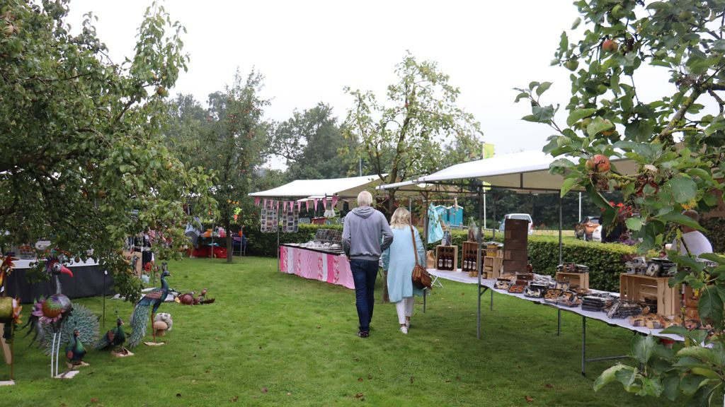 Foto: Najaarsmarkt bij Molen De Duif