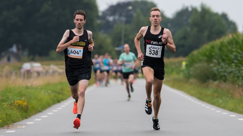Foto: Danny Koppelman wint Wiekenloop op de tien kilometer