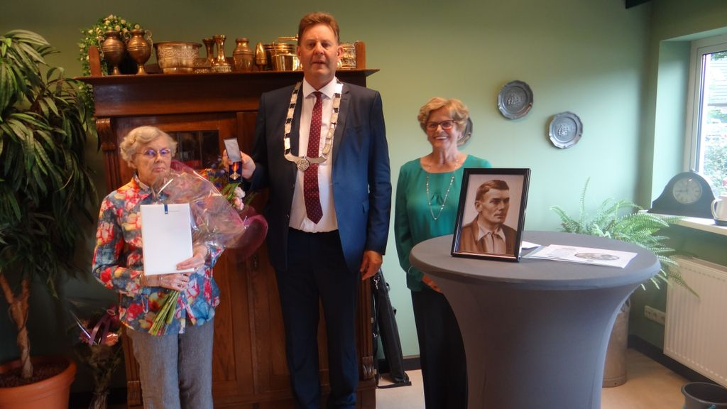 Foto: Postuum Mobilisatie-Oorlogskruis voor Jan Olthuis