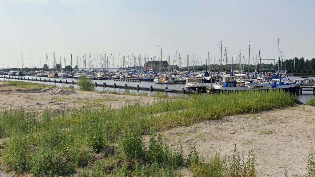 Foto: Lange wachtlijsten voor ligplaatsen in jachthavens, boot populair door corona