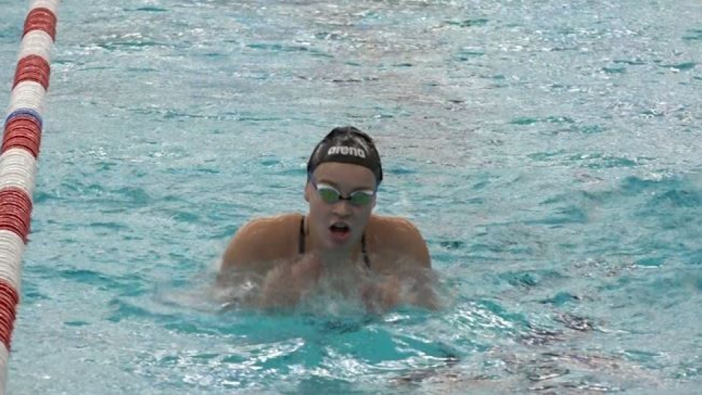 Foto: En dat is vier! Zwemster Lisa Kruger pakt weer een paralympische plak