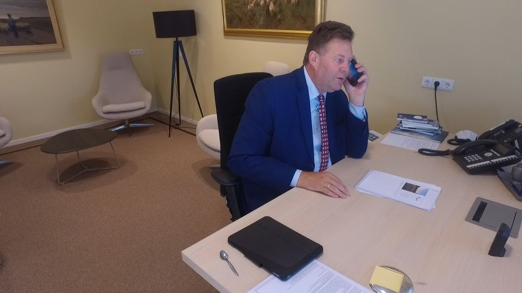 Foto: Besmettingen lopen op, burgemeester zelf niet gevaccineerd