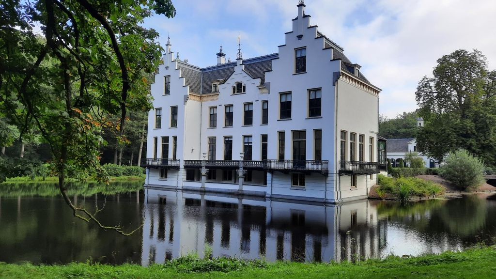 Foto: Kasteel Staverden herbergt schatten uit de Art Nouveau