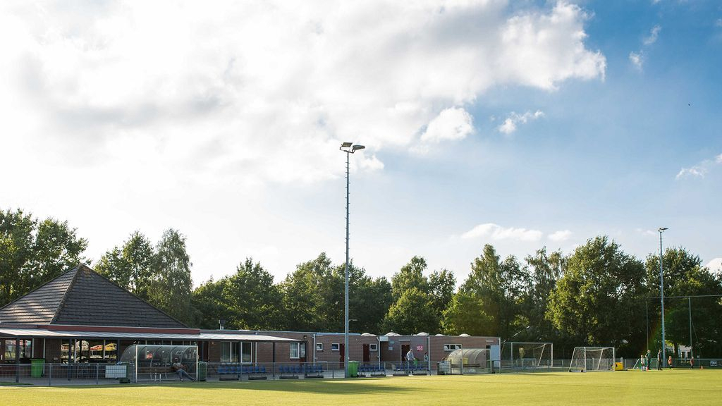 Foto: Spelers VV Hulshorst drinken voortaan coronaproof