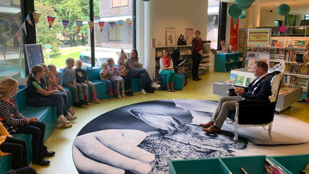 Foto: Kinderboekenweek geopend in bibliotheek