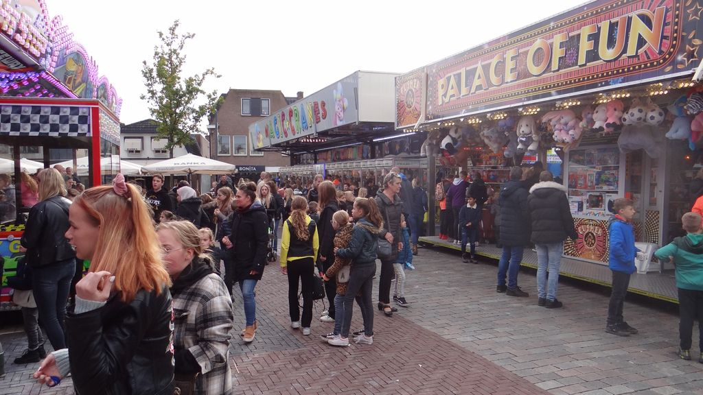 Foto: Drukte op kermis tijdens herfstvakantie