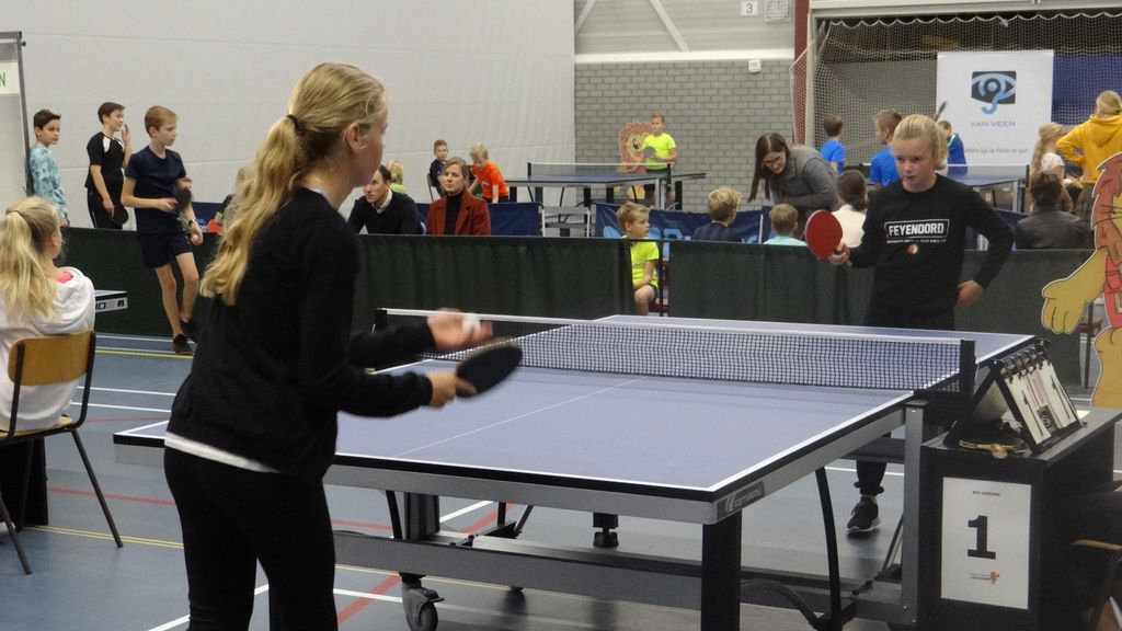 Foto: Tafeltennistoernooi scholieren een sportieve happening
