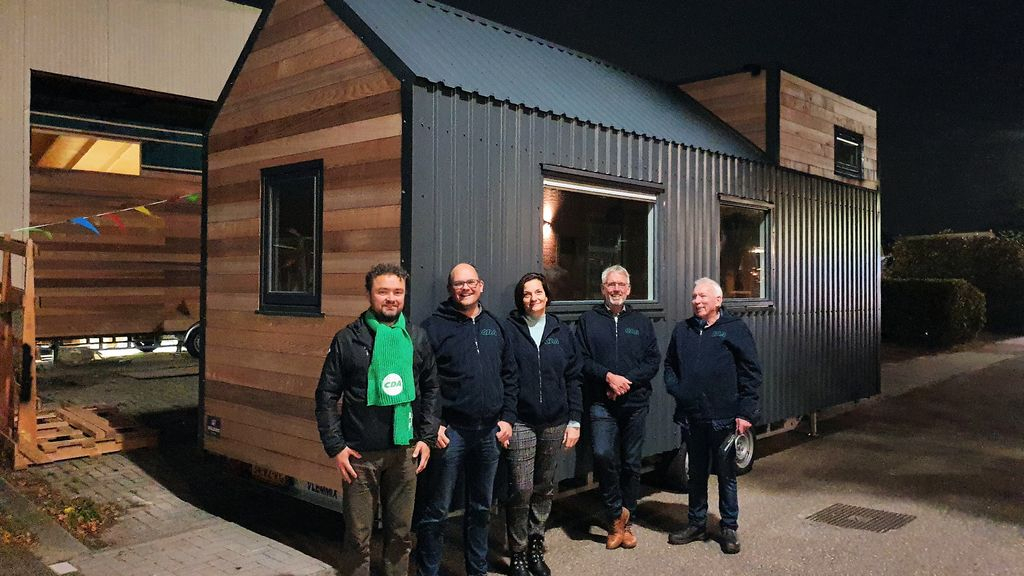 Foto: Tiny house van hout kan volgens CDA Lokaal deel van woningvraagstuk oplossen