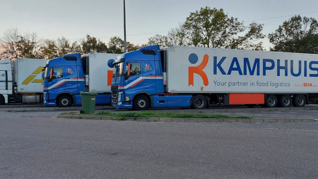 Foto: Chauffeurs van failliet bedrijf kunnen eindelijk naar huis: 'Iedereen leeft met ons mee'