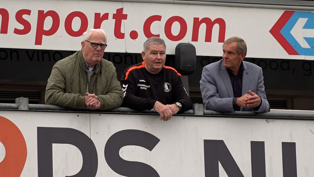 Foto: Henk, Fred en Wim zijn tot in de puntjes voorbereid voor de grote bekerclash in Nijkerk
