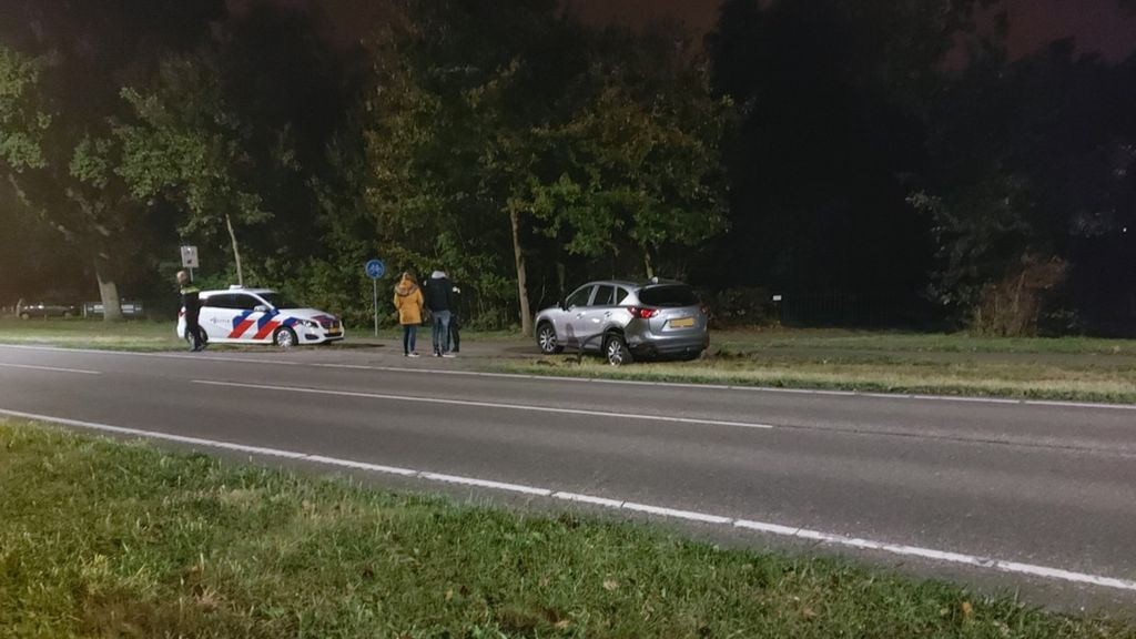 Foto: Ongeluk met twee auto's op Elburgerweg