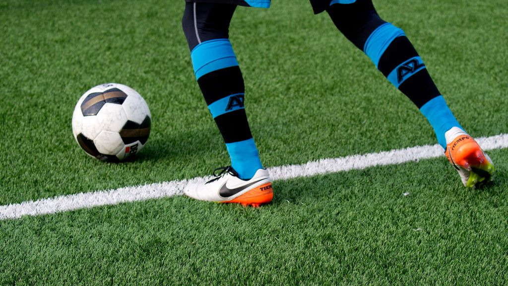 Foto: Voetbalclubs worstelen met coronapas: 'We kunnen niet voor politie spelen'