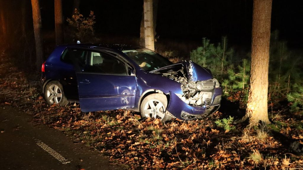 Foto: Ongeluk op Eperweg en brand in kledingcontainer