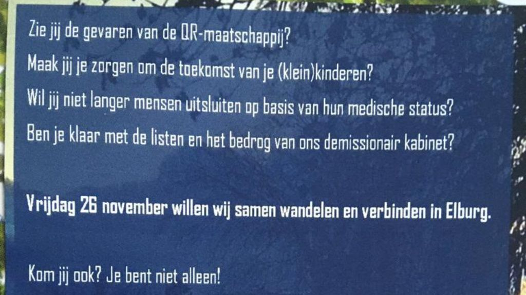 Foto: Protest tegen QR-code tijdens persconferentie van vanavond