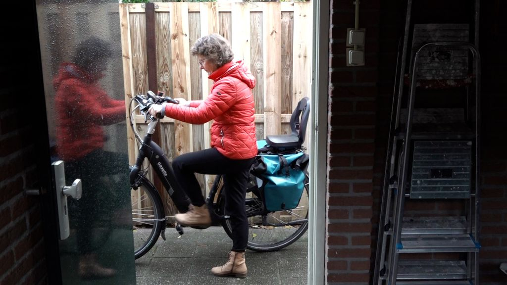 Foto: Annelies ontlast ziekenhuispersoneel in Harderwijk