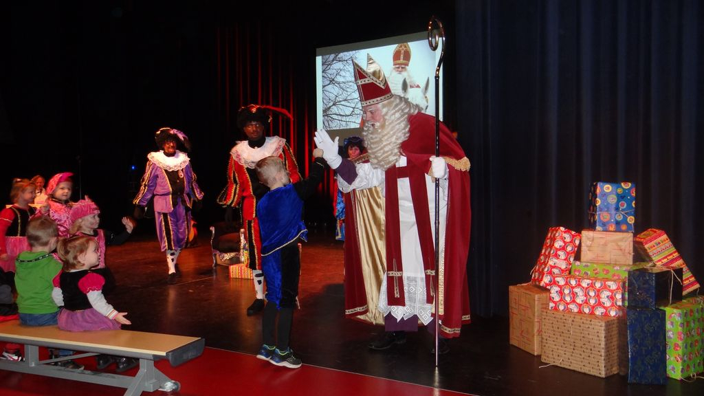 Foto: Sinterklaasfeest voor kinderen in Veluvine