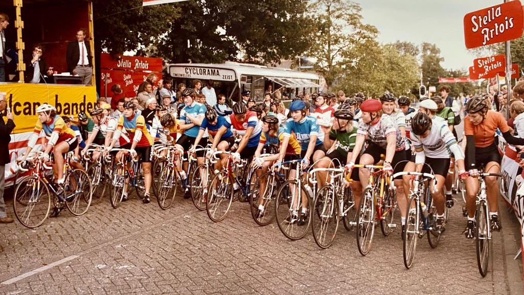 Foto: Wielerronde Hoevelaken zaterdag van start