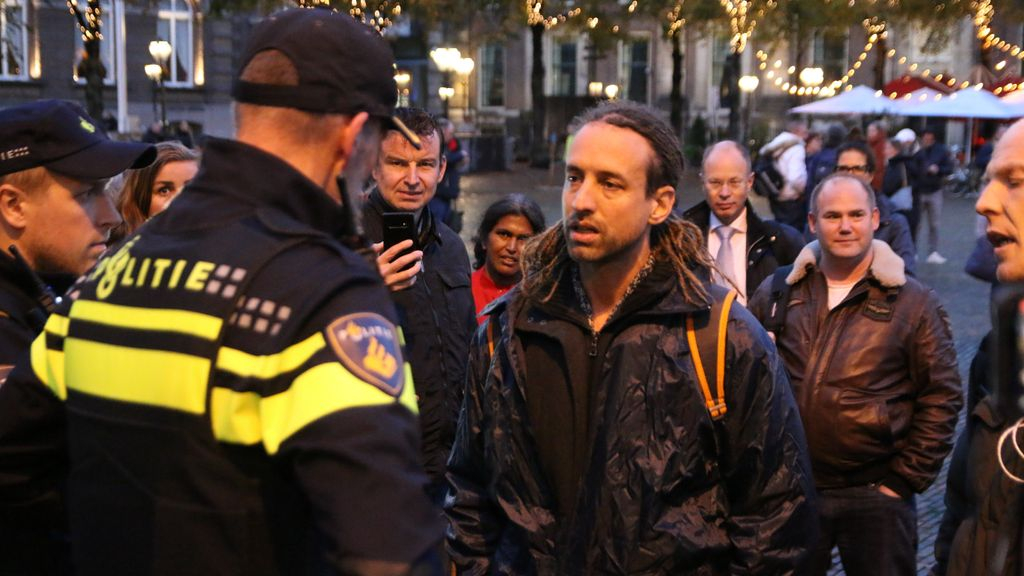 Foto: Tienduizenden aangiftes tegen Engel na Harderwijks initiatief