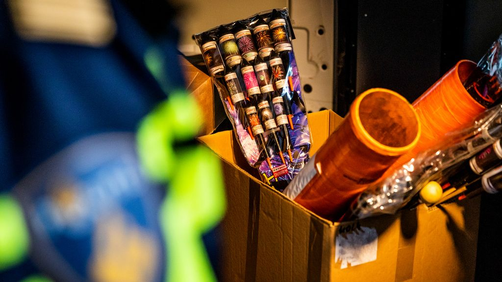 Foto: 265 kilo zwaar vuurwerk ontdekt in loods na anonieme tip