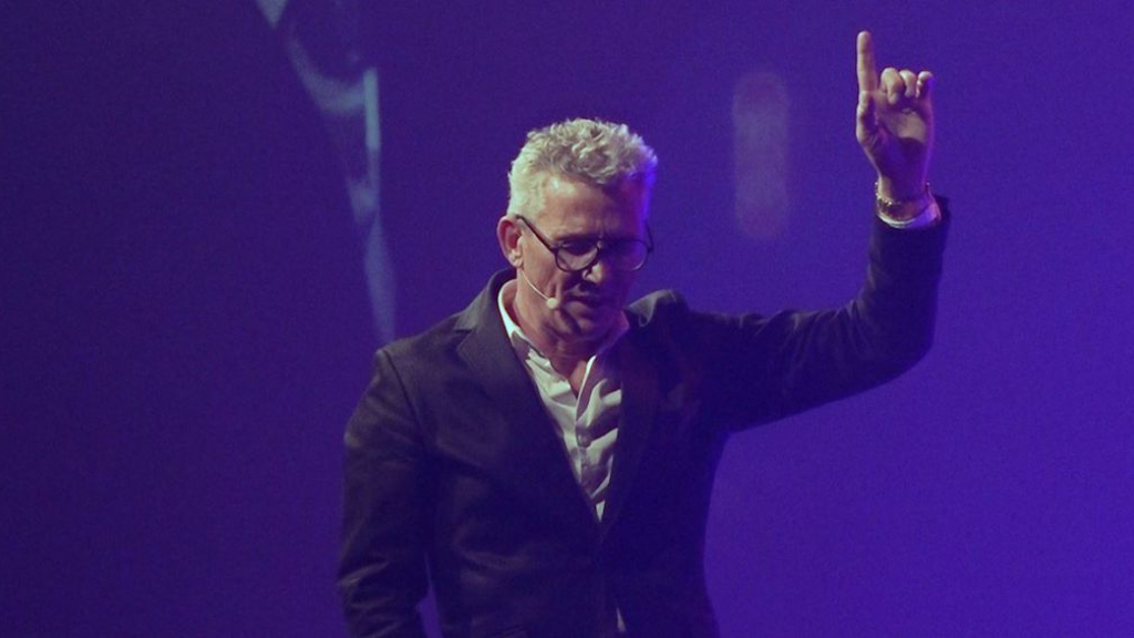 Foto: Kerstvieringen met 650 man in Barneveld: 'We willen een signaal afgeven'