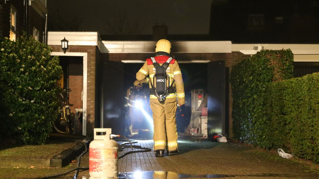 Foto: Brand in garage Frisialaan Harderwijk