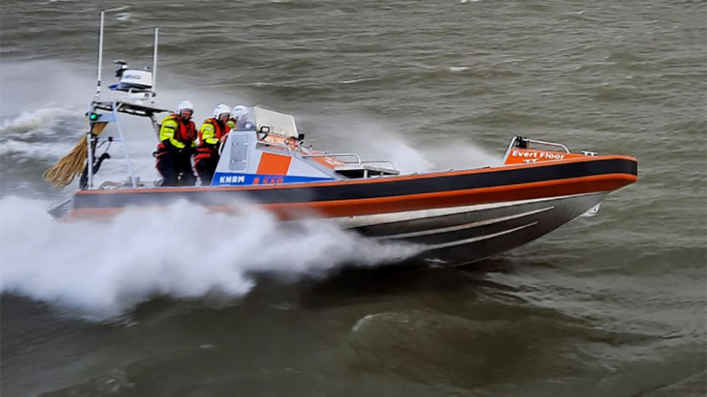 Foto: KNRM Elburg brengt in 2021 159 mensen en 6 dieren veilig aan wal