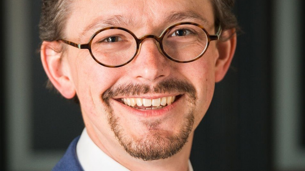 Foto: In gesprek over armoede met wethouder Van de Burgwal