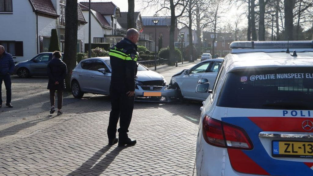 Foto: Frontale botsing door laaghangende zon