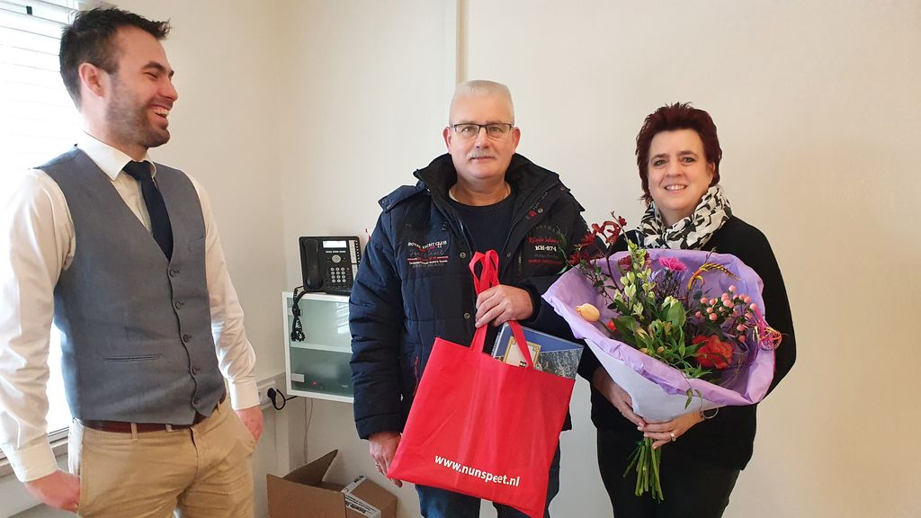 Foto: Antonnet en Jan Hendriks nemen afscheid van de weekmarkt