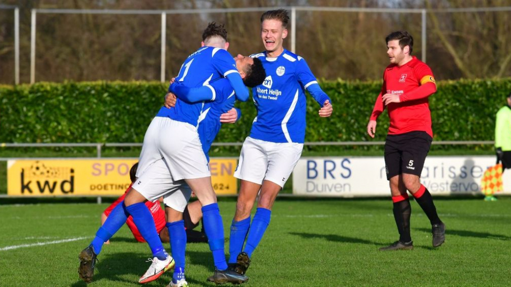 Foto: Veensche Boys wint ternauwernood van AVW
