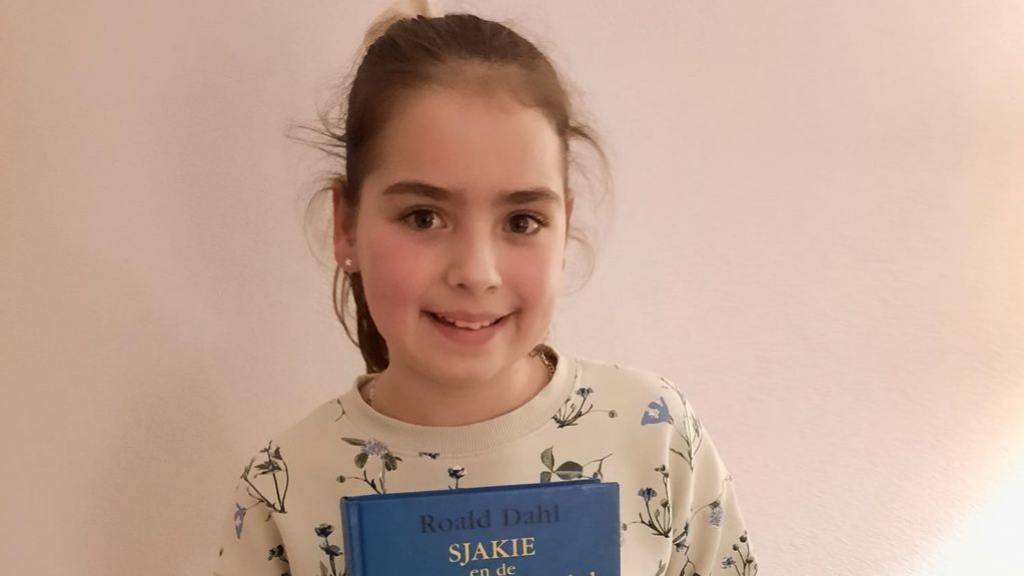 Foto: Nunspeetse Sophie weer stap dichterbij de titel ‘Nationale Voorleeskampioen 2022’