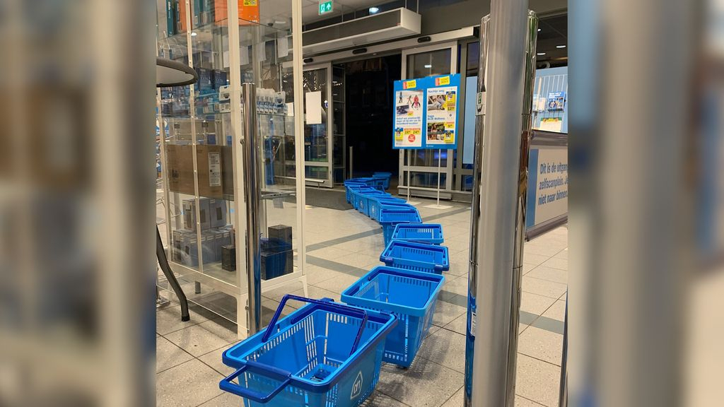 Foto: Supermarkt zet opsporingsbericht online voor vermiste winkelmandjes