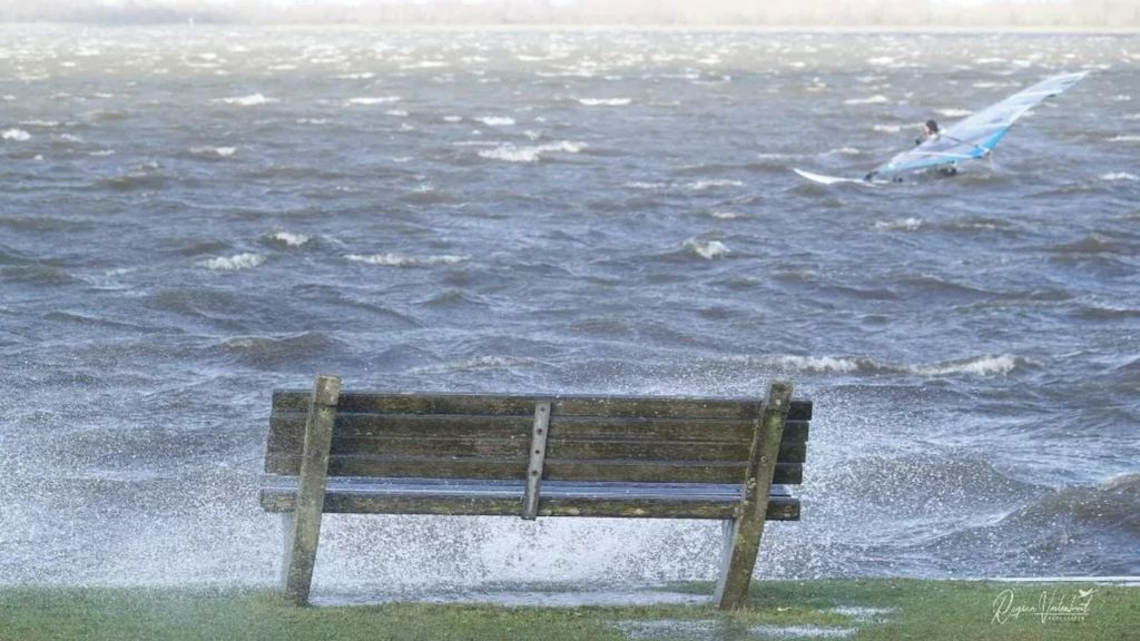 Foto: Storm Eunice zorgt voor veel annuleringen, vroegtijdig sluiten en overlast