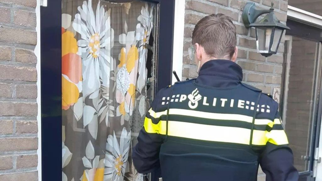 Foto: Mishandeling op straat en moeder sluit zichzelf buiten