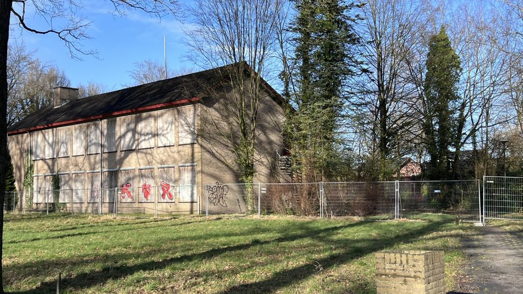 Foto: Melding vernielingen door jeugd bij slooppand F.A. Molijnlaan