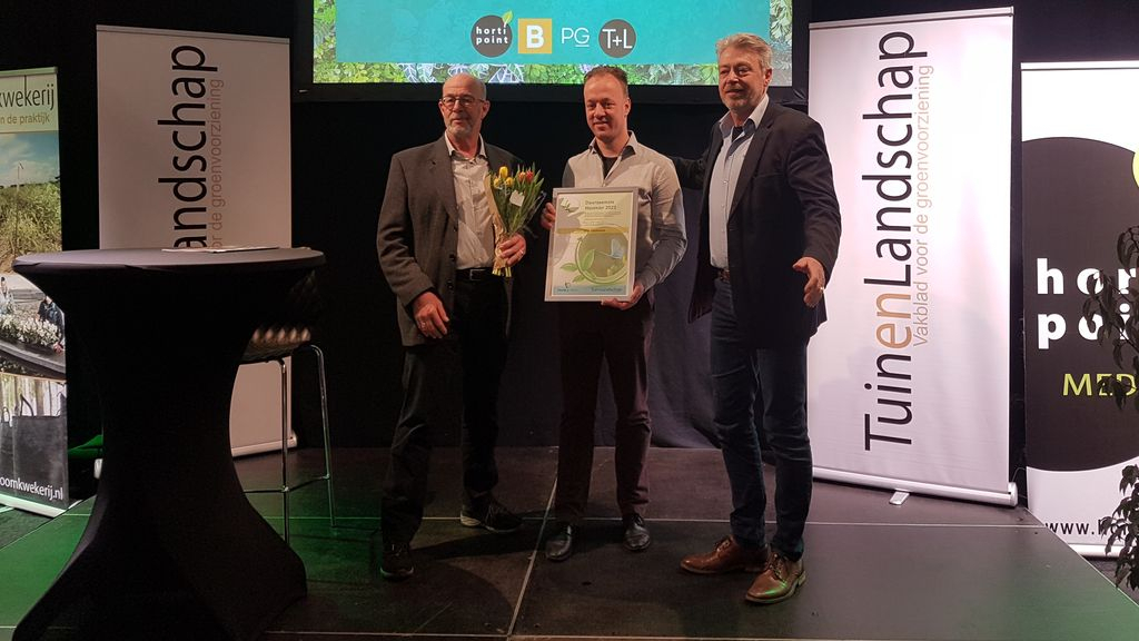 Foto: Elspeets bedrijf wint verkiezing ‘Duurzaamste Hovenier van Nederland’