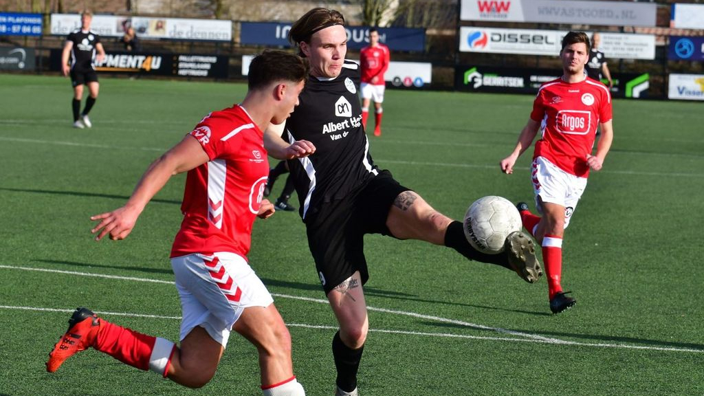 Foto: Frustraties vieren hoogtij na onverdiende nederlaag Veensche Boys