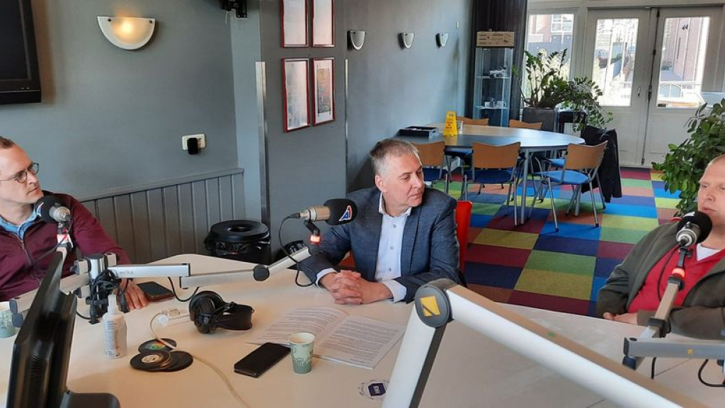Foto: BurgerInitiatief, Pro'98 en SGP in gesprek over armoede, inclusiviteit, duurzaamheid en veiligheid